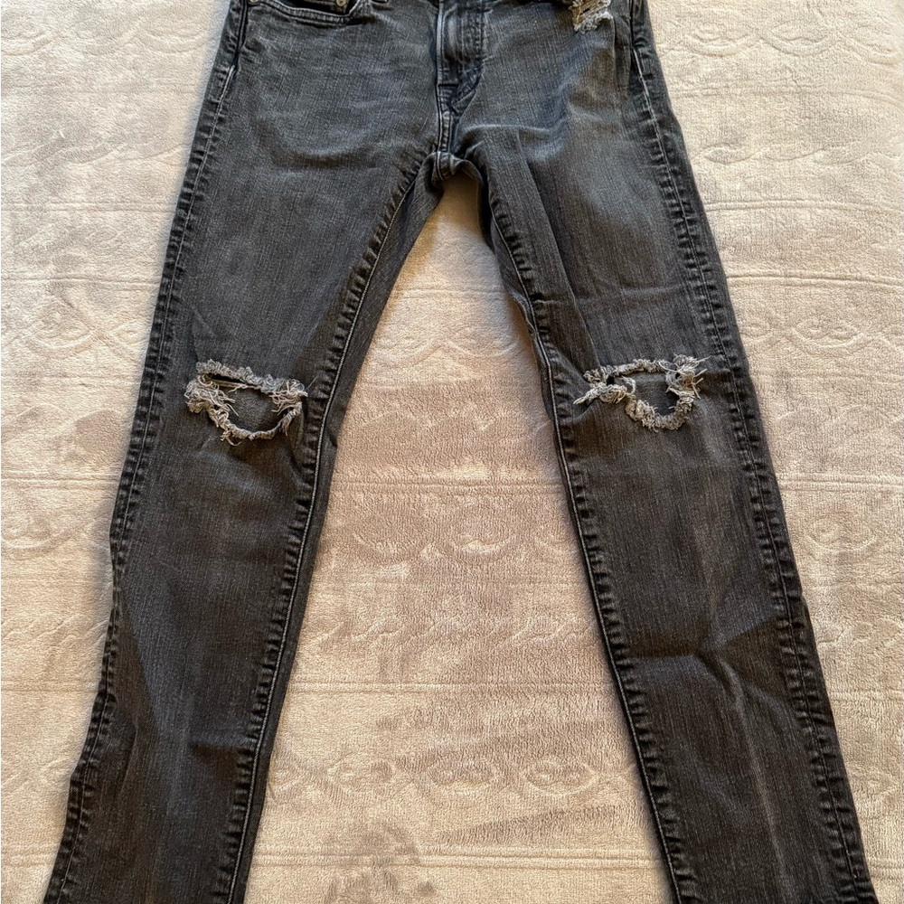 Distressed Black Skinny Jeans